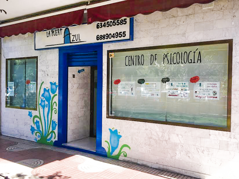 la puerta azul la puerta azul