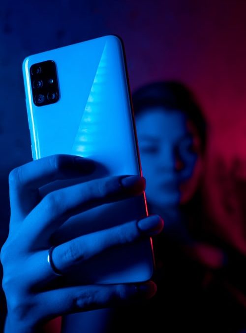 Las 5 preguntas más frecuentes sobre el uso del móvil en adolescentes (y una queja)